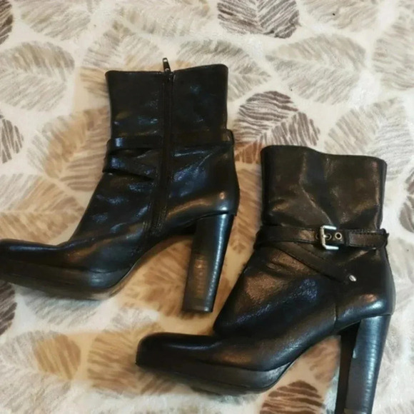Nine West Varina 7M black leather 4” heeled ankle moto boots - Picture 4 of 7